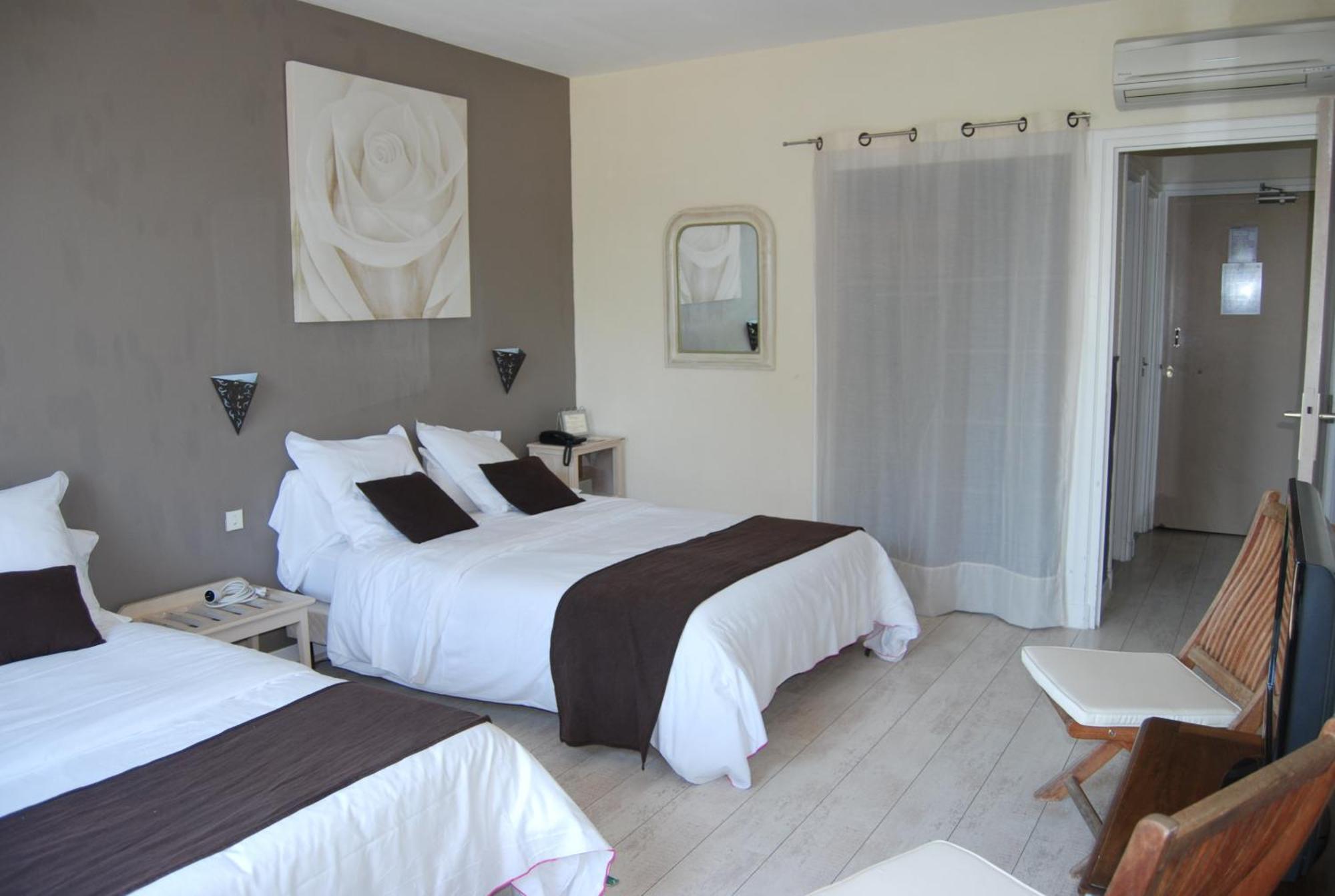 Logis Hotel Restaurant Les Aubuns Caissargues Exteriör bild